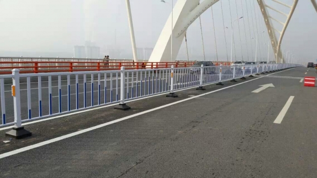 道路交通护栏工程